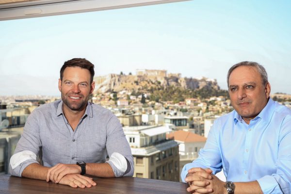 Συνάντηση Κασσελάκη με τον γγ του ΑΚΕΛ – Τι συζήτησαν για το Κυπριακό