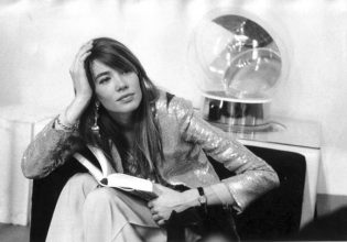 Πέθανε η εμβληματική Γαλλίδα τραγουδίστρια Φρανσουάζ Αρντί