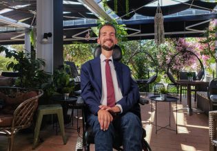 Στέλιος Κυμπουρόπουλος: Ακροδεξιά – λαϊκίστικα κόμματα στην Ευρωβουλή θα διασπάσουν την Ευρώπη