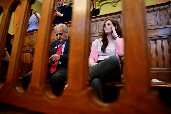 Ιλάρια Σάλις: Ιταλίδα αντιφασίστρια, νεοεκλεγείσα ευρωβουλευτής, κρατούμενη του Όρμπαν