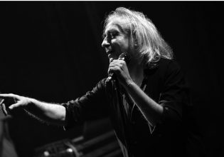 Γιάννης Αγγελάκας: Η αποψινή συναυλία του στο Θέατρο του Λυκαβηττού