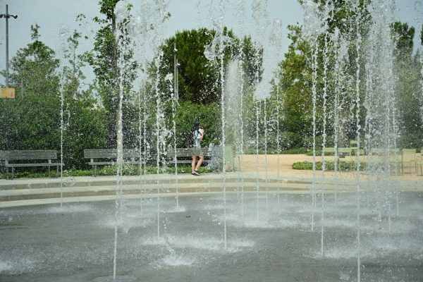 Καιρός: Έως 37 βαθμούς η θερμοκρασία – Πού θα βρέξει