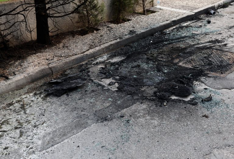 Βίντεο ντοκουμέντο από την επίθεση με μολότοφ στο σπίτι της προέδρου του Αρείου Πάγου – Τι ερευνούν οι Αρχές