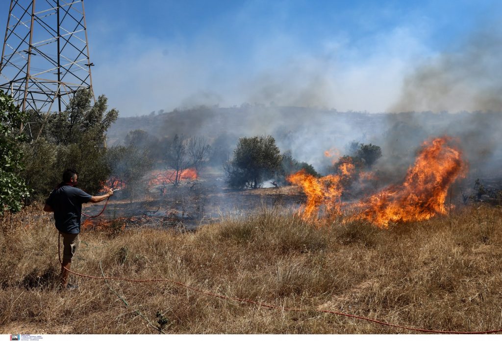 Φωτιά: Κάθε δέκα λεπτά ξεσπά νέα πυρκαγιά