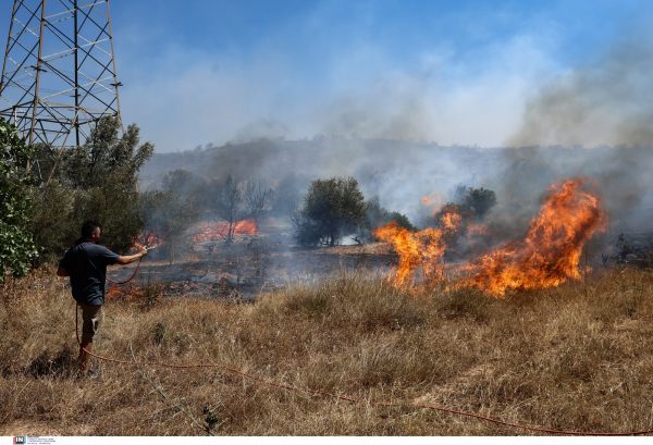 Φωτιά: Κάθε δέκα λεπτά ξεσπά νέα πυρκαγιά