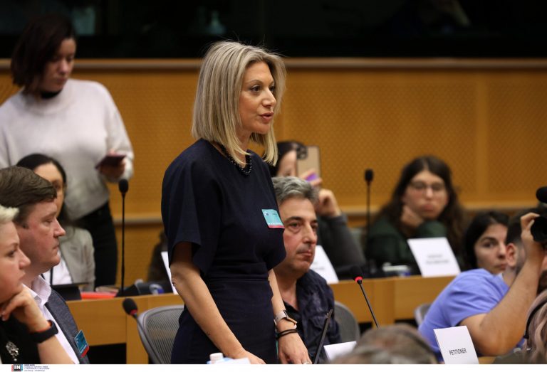 Μαρία Καρυστιανού: Δεν καπηλευόμαστε κανέναν, δεν αισθανόμαστε επαίτες