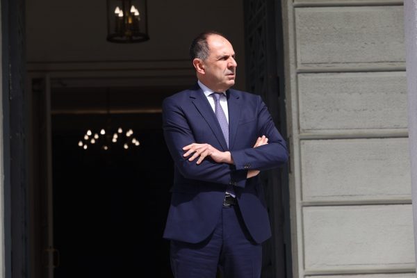 Επικοινωνία Γεραπετρίτη με τον Παλαιστίνιο πρωθυπουργό – «Συζήτησαν πρωτοβουλίες για ειρήνευση», λέει το ΥΠΕΞ