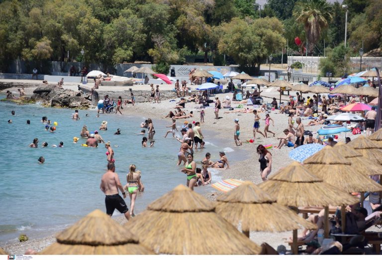 Το αδιαχώρητο στις παραλίες – Έρχεται «καυτή» εβδομάδα από αύριο