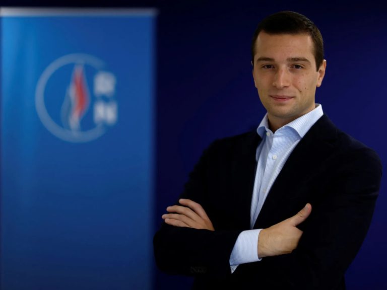 Εκλογές στη Γαλλία: Απόλυτη πλειοψηφία ζητά ο ακροδεξιός Μπαρντελά