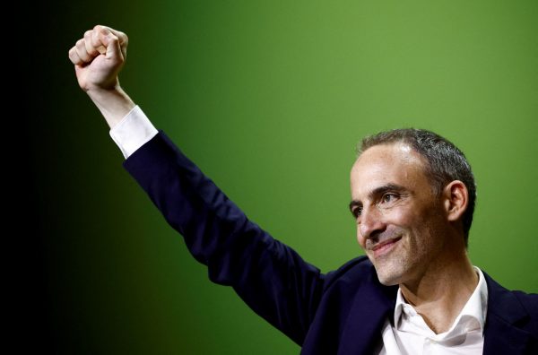 Ραφαέλ Γκλικσμάν: Ένας «σωτήρας» για τους Σοσιαλιστές και την κατακερματισμένη γαλλική Αριστερά;