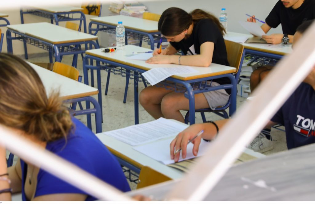 Πανελλαδικές 2024: Αυτά είναι τα θέματα που έπεσαν στα ΕΠΑΛ