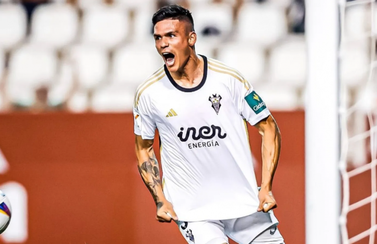 Φουλάρει για αριστερό μπακ ο Άρης