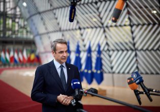 O Mητσοτάκης στο παζάρι… των ηγετών της ΕΕ