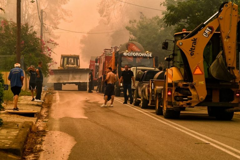 Φωτιά στην Ηλεία: Δύο τα πύρινα μέτωπα- Ηχησε το 112 μέσα στη νύχτα