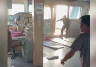 Ερυθρά Θάλασσα: H στιγμή της επίθεσης από τους Χούθι σε ελληνόκτητο πλοίο