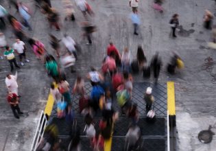 Ακρίβεια: «Χρυσές» οι μετακινήσεις με πλοίο – Τρεις κατώτατοι μισθοί για μια εβδομάδα ξεκούρασης