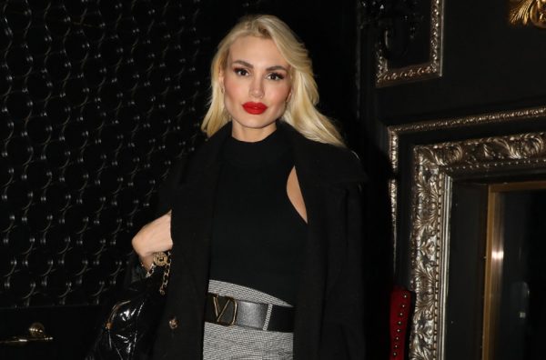 Η Αλεξάνδρα Παναγιώταρου μαγνήτισε τα βλέμματα στη Μύκονο – Εντυπωσιακή εμφάνιση