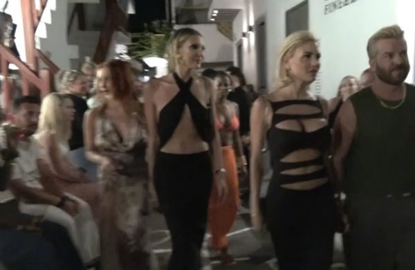 Αλεξάνδρα Παναγιώταρου και Θέλξη τους έκαναν όλους να γυρίσουν με μια εμφάνισή τους