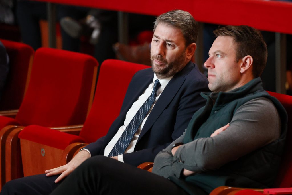 Κεντροαριστερά: Πόσο εφικτή είναι η εκλογική συμπόρευση; – Το νέο σχήμα, το τρίτο ΑΦΜ και το χρέος «θηλιά»