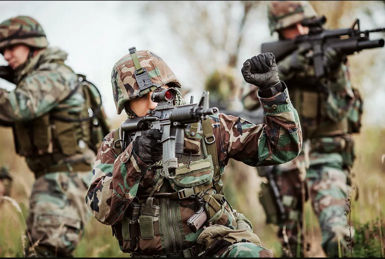 Ο αριθμός των ένοπλων συγκρούσεων παγκοσμίως έφτασε το 2023 στο υψηλότερο επίπεδο από το 1946