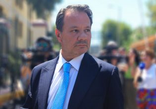 Απόστολος Λύτρας: Ένταλμα σύλληψης για τον ξυλοδαρμό της συζύγου του