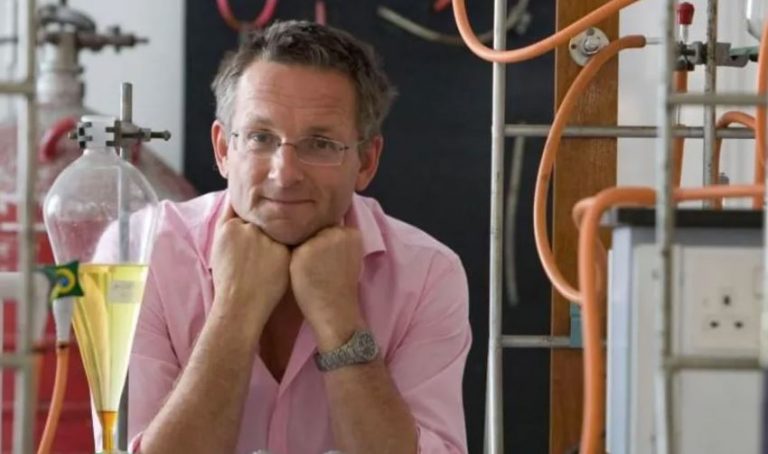 Μάικλ Μόσλεϊ – Η ζωή του τηλεοπτικού παρουσιαστή στην πρώτη γραμμή της επιστήμης