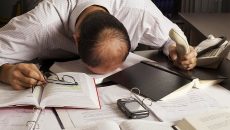Εργασία: Η «κακή» συνήθεια στη δουλειά που κάνει τους συναδέλφους να σας αντιπαθούν