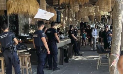 Ρόδος: Οριστικό λουκέτο στο beach bar με τις ξαπλώστρες στη θάλασσα