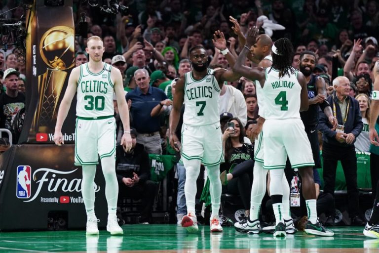 Σέλτικς – Μάβερικς 107-89: «Πάρτι» στην Βοστώνη και εύκολο 1-0 για τους Κέλτες (vid)