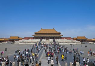 Κίνα: Σημαντικά έσοδα από τον εγχώριο τουρισμό – Όμως η πανδημία τρομάζει ακόμα τους ξένους