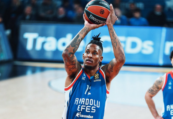 Σενάρια για Κλάιμπερν και Ολυμπιακό