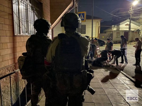 Ρωσία: Τουλάχιστον 16 οι νεκροί από τις τρομοκρατικές επιθέσεις στο Νταγκεστάν