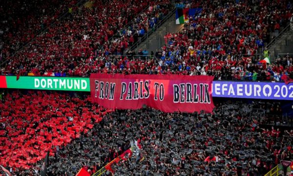 Αλβανική «απόβαση» στην Γερμανία, με 35.000 μέσα στο γήπεδο και 100.000 συνολικά στο Ντίσελντορφ