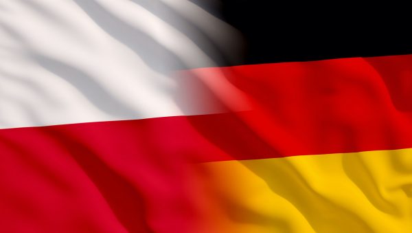 Κόντρα μεταξύ Βαρσοβίας και Βερολίνου – Αιτία η εγκατάλειψη μεταναστών σε πολωνικό χωριό