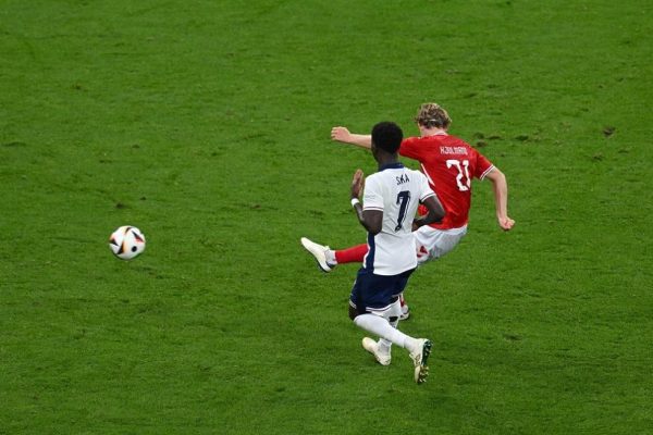 Ισοφάρισε η Δανία (1-1) με «κεραυνό» του Γιούλμαντ (vid)