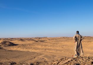 Φωνή Τσίπρα εν τη ερήμω «πιάστε το εμείς και αφηστε το εγώ», στην κεντροαριστερά οι αρχηγοί έχουν της καρέκλας τον καημό