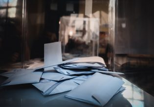 Απαξιώνεις την πολιτική, χρεώνεις τιμές μπουτίκ στη λαϊκή και στην Ακροδεξιά στήνουνε γιορτή