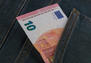 Συντάξεις: Διπλά αναδρομικά μέσα στο καλοκαίρι