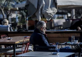 Καφέ μόνο στα όρθια: Επανέρχεται στο 24% από 1η Ιουλίου ο ΦΠΑ σε σερβιριζόμενα ροφήματα