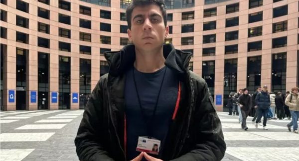 Φαινόμενο Φειδίας: Τρεις δημοσκόποι αναλύουν τους λόγους που ο 24χρονος εκλέχθηκε στην Ευρωβουλή