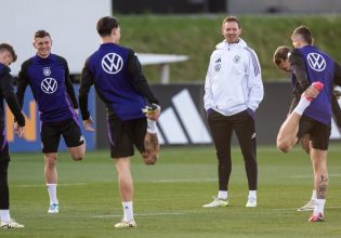 Η Γερμανία «καίγεται» για μια νίκη – μήνυμα στην πρεμιέρα