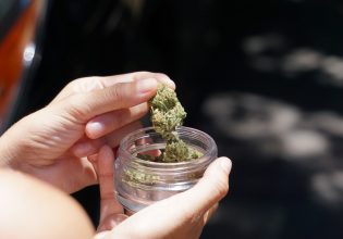 Βραζιλία: Αποποινικοποιήθηκε η κατοχή μαριχουάνας για προσωπική χρήση