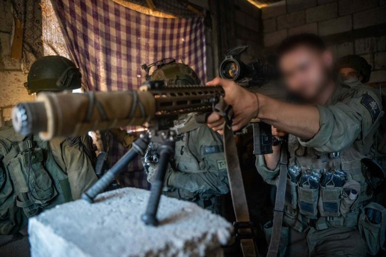 Live: Πάνω από 15.000 παιδιά έχουν σκοτωθεί στη Γάζα στις 250 ημέρες του πολέμου