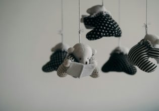 Ηράκλειο: Στο νοσοκομείο κοριτσάκι μετά από ξυλοδαρμό – Συνελήφθη η μητέρα και ο σύντροφός της