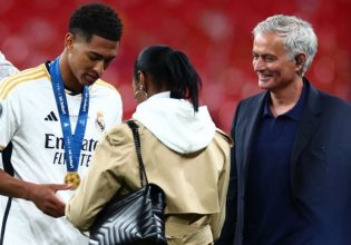 Aπίστευτο: Ο Μπέλινγκχαμ έβγαλε φωτογραφία την μητέρα του με τον Μουρίνιο (vid)