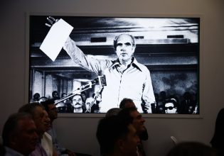 Ανδρουλάκης: Ο Ανδρέας Παπανδρέου παραμένει ο πρώτος στη μνήμη του ελληνικού λαού