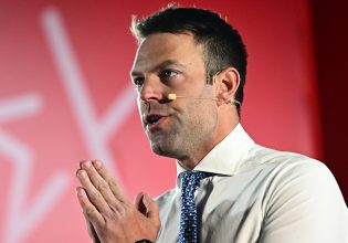 ΣΥΡΙΖΑ: Οι… Κασσελακίστας κατεβάζουν κείμενο για υπογραφές – «Στήριξη στον Πρόεδρο»