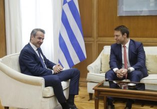 Αυτοί ψάχνουν ποιανού τα εκατομμύρια είναι αυτοδημιούργητα και ο λαός δημιουργική λογιστική μπας και ο μήνας βγει