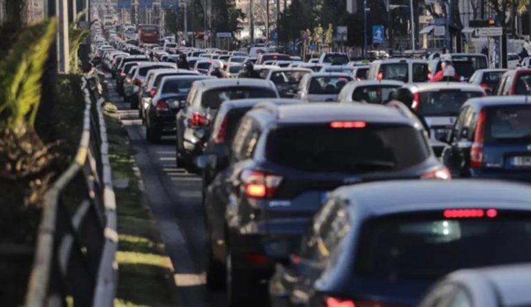 Κίνηση: Χάος σε Κηφισό, Κηφισίας και Κατεχάκη – Ποιοι δρόμοι είναι κλειστοί