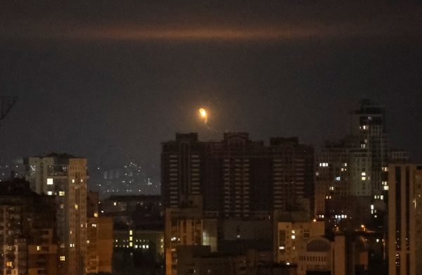 Ουκρανία: Ρωσικές αεροπορικές επιδρομές στο Κίεβο και σε άλλες περιοχές – Συναγερμός σε όλη τη χώρα